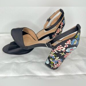 Delilah Steve Madden Embroidered Sandals 3.5" Block Heels